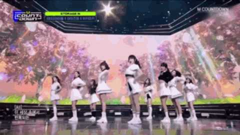 大家觉得cover少女时代《再次重逢的世界》的女团舞台最好的是哪一个？ - 知乎