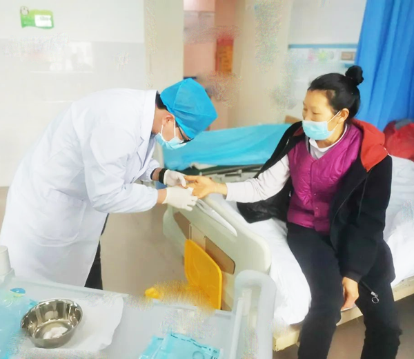 广州医生梅正钦用心用情帮助惠水提升医疗技术