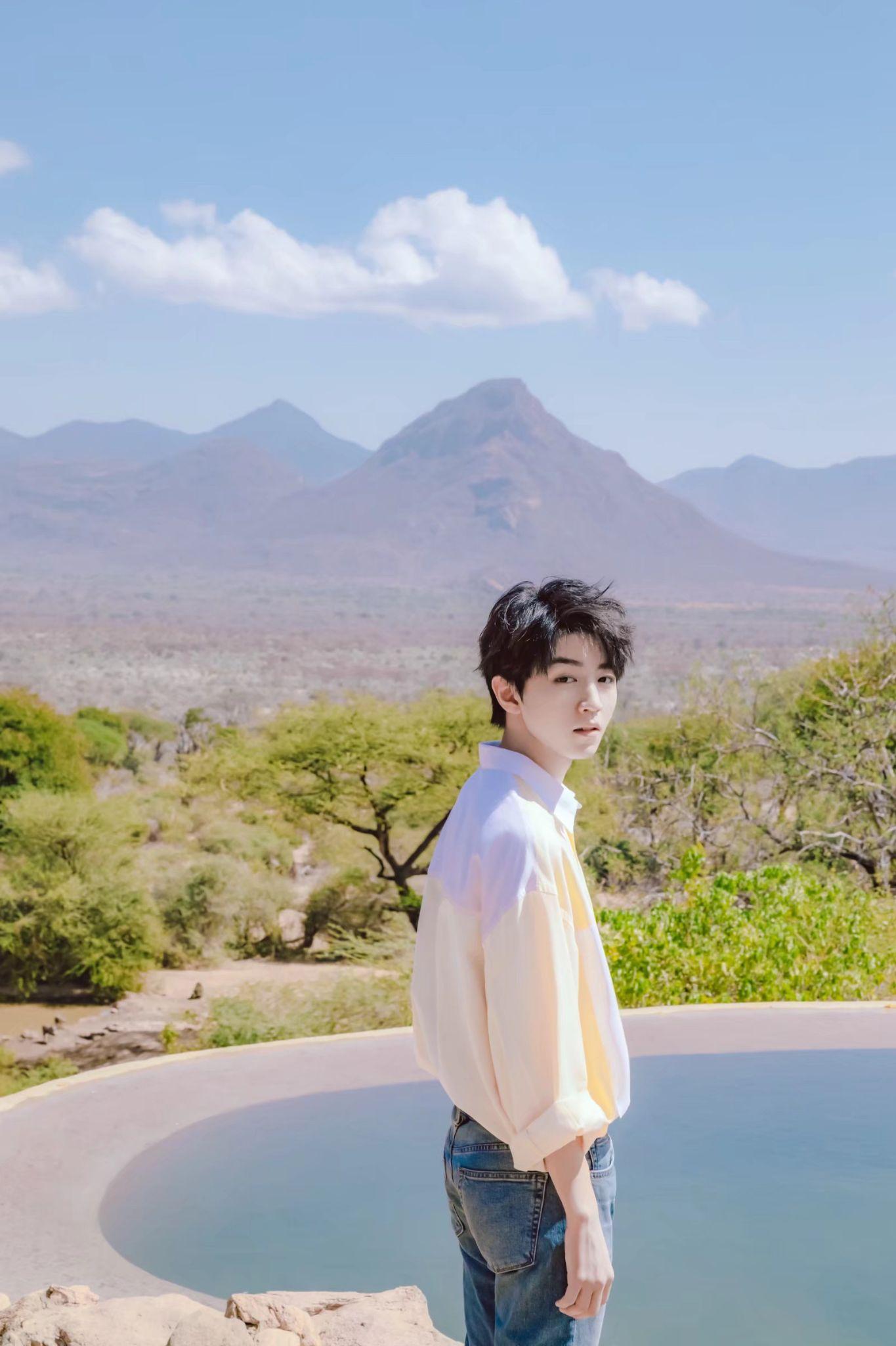 有没有王俊凯无水印的全面屏壁纸咧? - 知乎