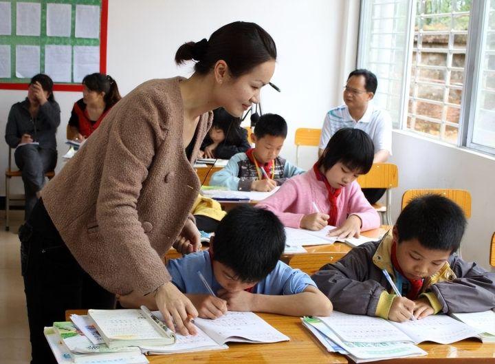 怒家长找老师晚自习后给孩子补课却选择举报老师理由更奇葩