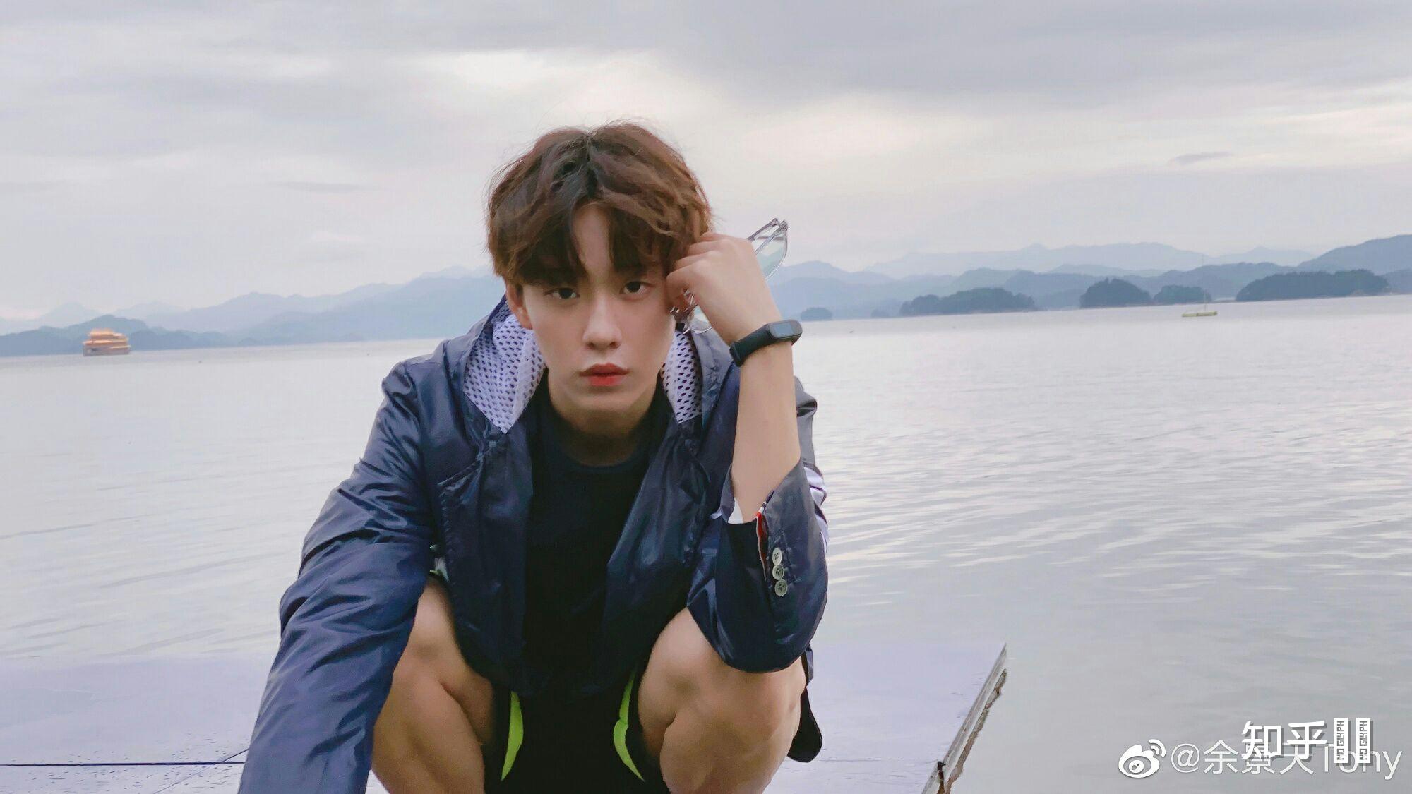 有哪些帅到爆炸的余景天照片图片壁纸? - 知乎