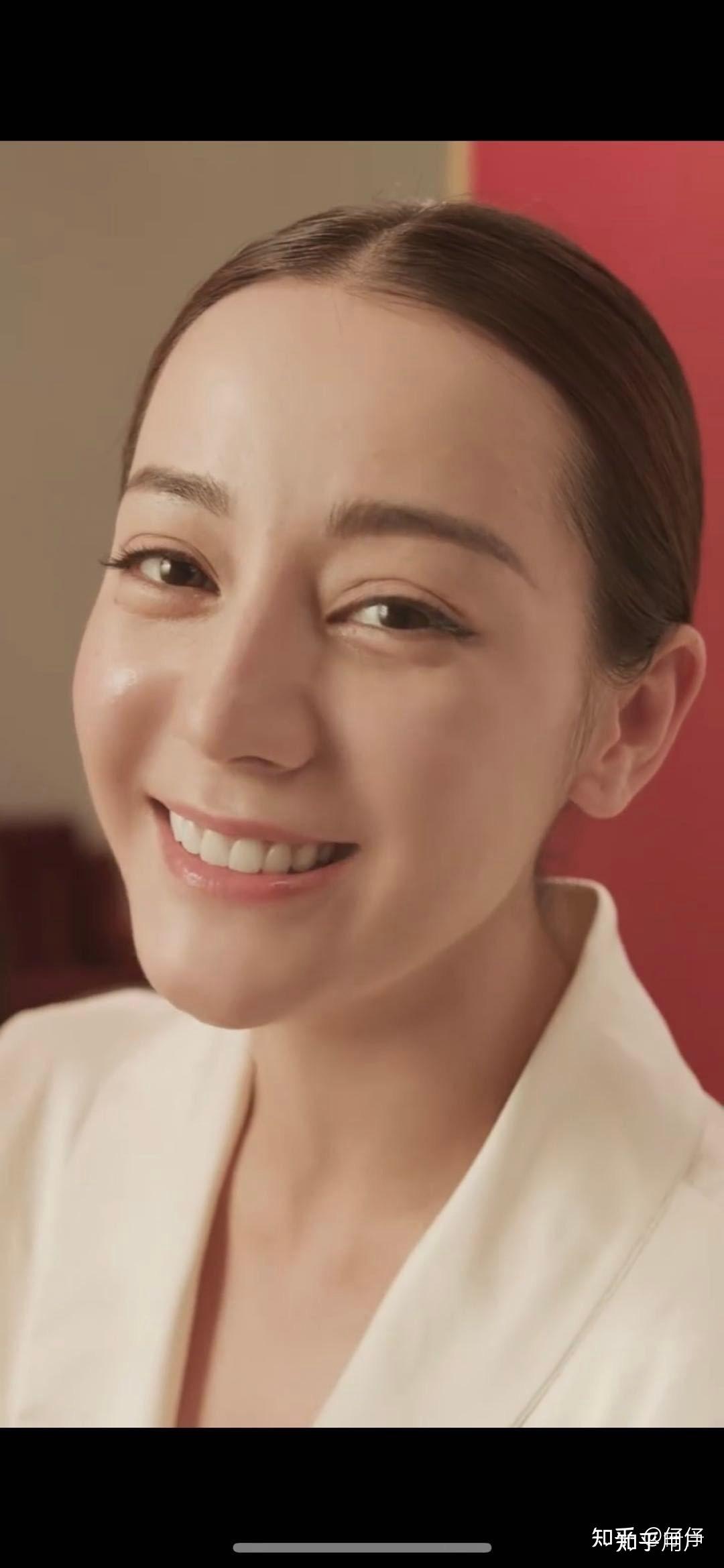 如何评价迪丽热巴的长相