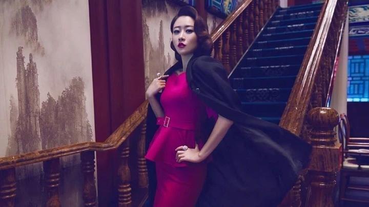 她曾是性感女王,被称为「最美S形身材」,如今却靠孕照火了 - 知乎