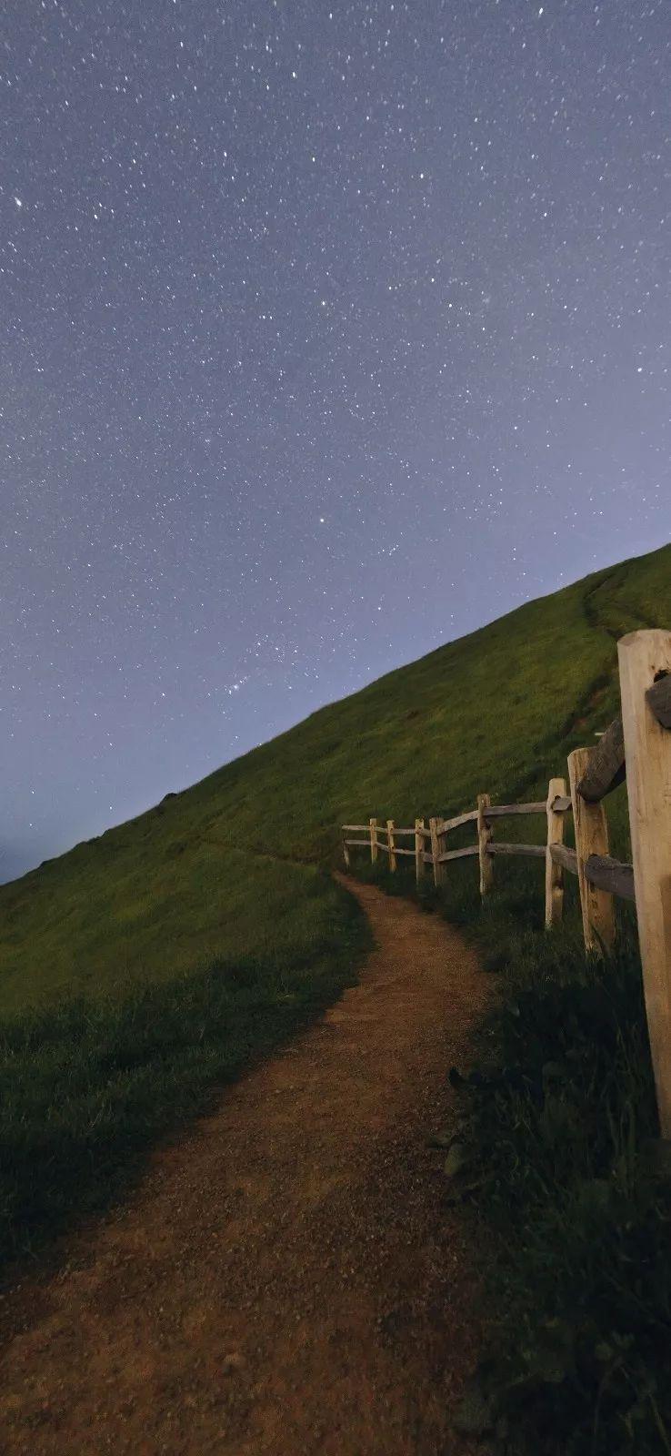 qq浅葱绿适合什么样的聊天背景图呢求图