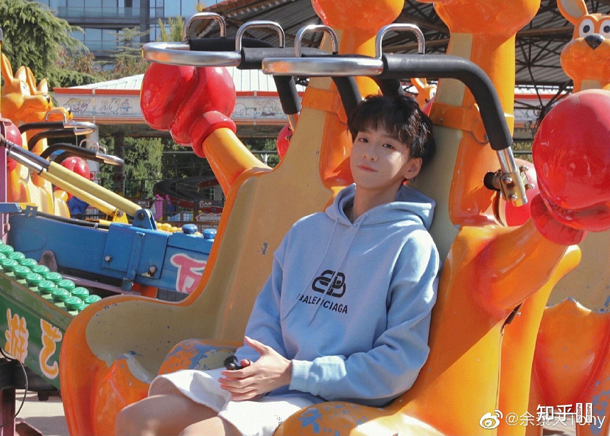 有哪些帅到爆炸的余景天照片图片壁纸? - 知乎