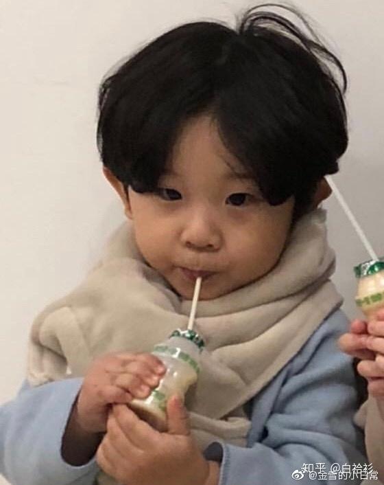 有没有金雪小朋友和其他男孩子的情头呀?